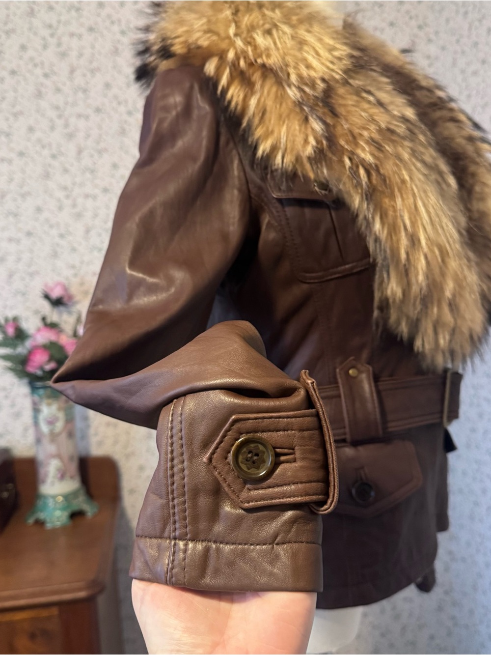 Danier Dark Brown Leather Jacket with Tan Fur Collar - Picture 5 of 9